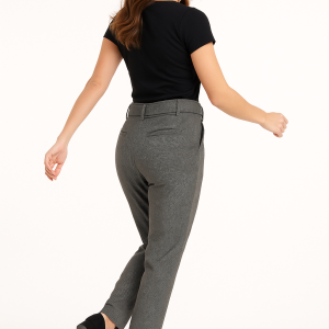 pantalón entallado con cinturón