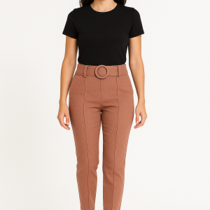 pantalón entallado con cinturón incorporado